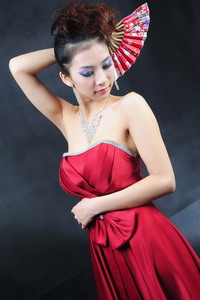 �������������ӣ���ױŨĨ������