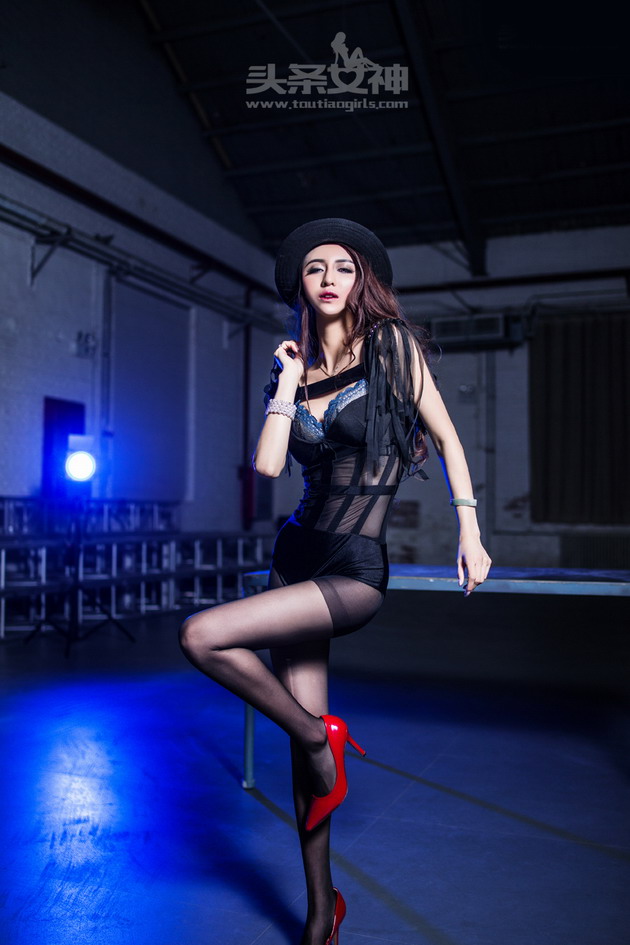 [ͷ��Ů��] 2016.09.18 No.136 ��ʿ��Ů��-���� [10P-6M]