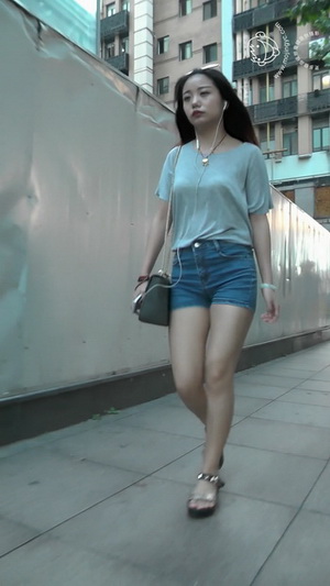 ��ţ�̿���ŮOL[MP4-693MB]